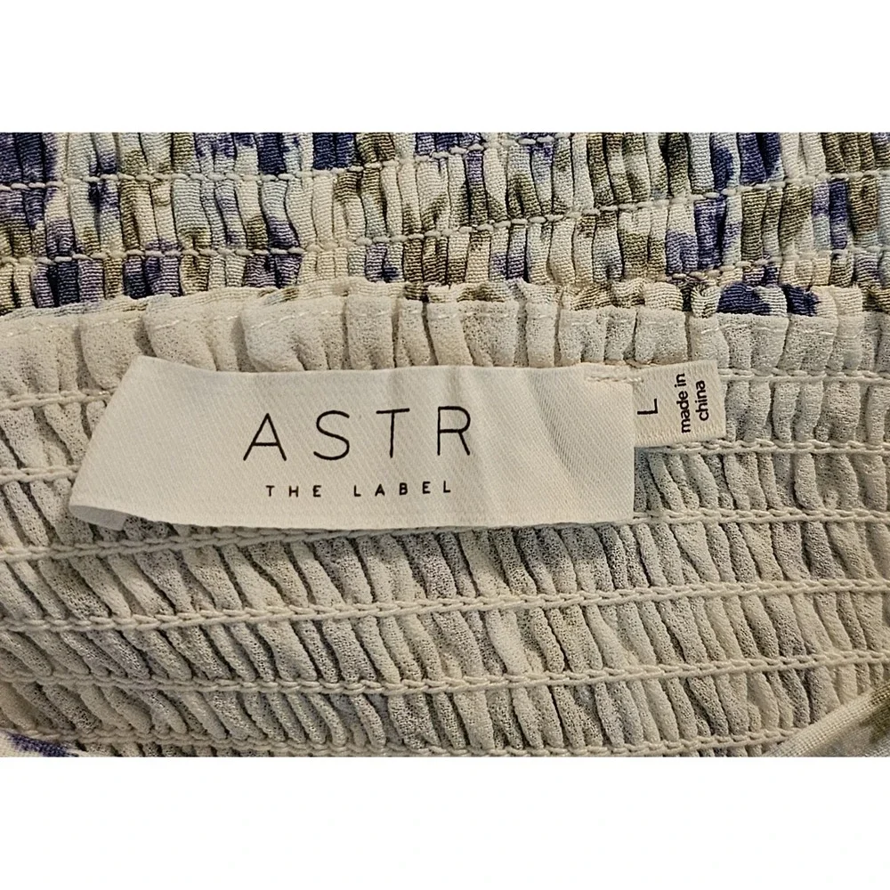 ASTR The Label Tivera Puff Long‎ Sleeve Top Size Large Floral Tie Front